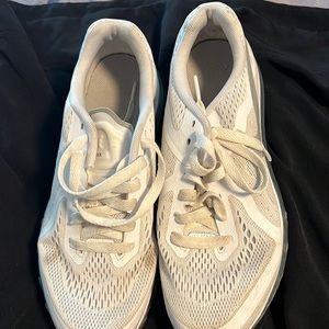 Nike Airmax tennis shoes